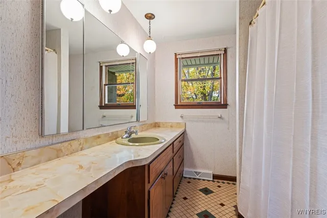 $649,900 | 1465 Genesee Street, Pembroke, NY 14036