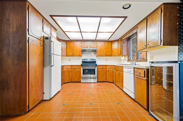 $649,900 | 1465 Genesee Street, Pembroke, NY 14036