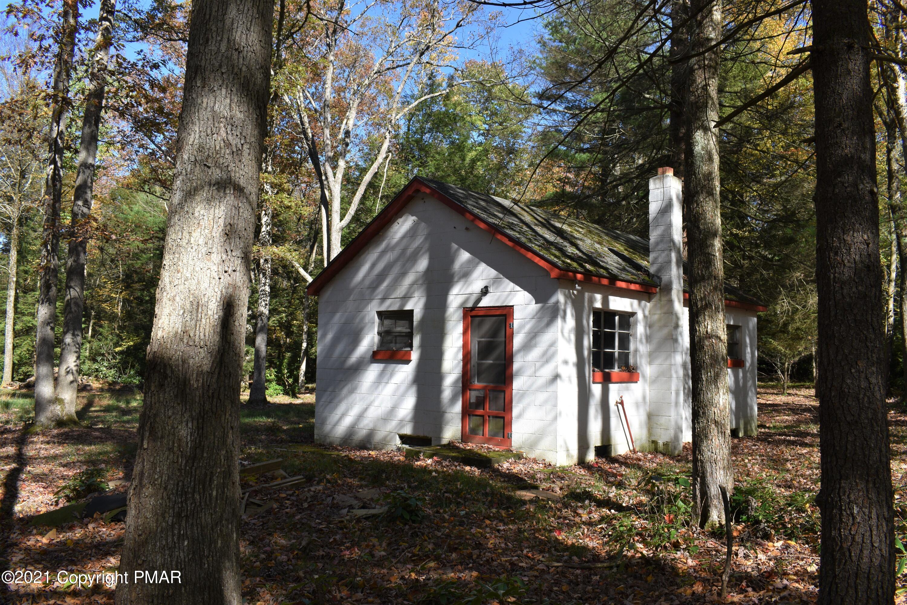 223 Smith Road Jim Thorpe, PA 18229 - Photo 1 of 14 Cabin