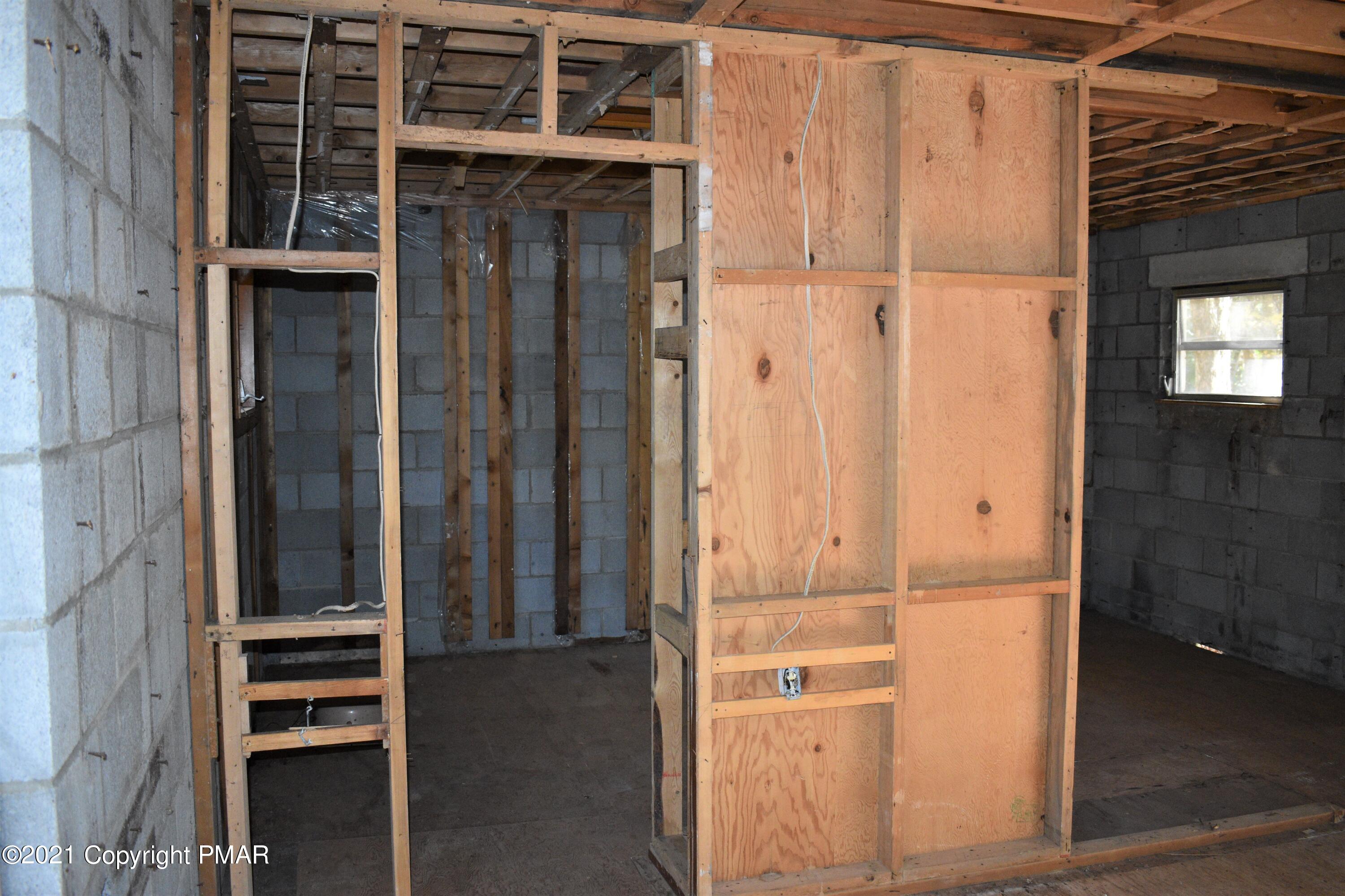 223 Smith Road Jim Thorpe, PA 18229 - Photo 7 of 14 Cabin Inside