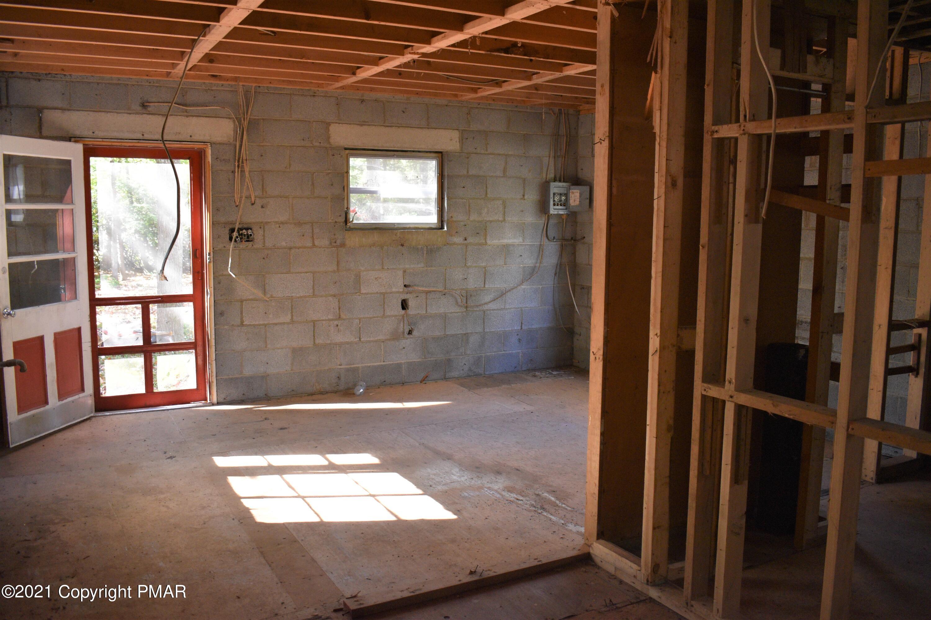 223 Smith Road Jim Thorpe, PA 18229 - Photo 8 of 14 Cabin Inside