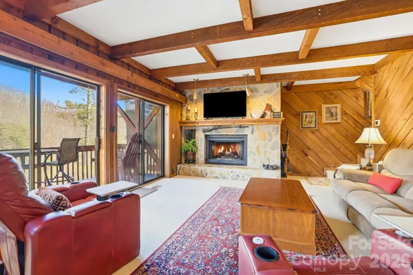 $495,000 | 221 Toxaway Falls Dr Lake, Unit 1, Lake Toxaway, NC 28747