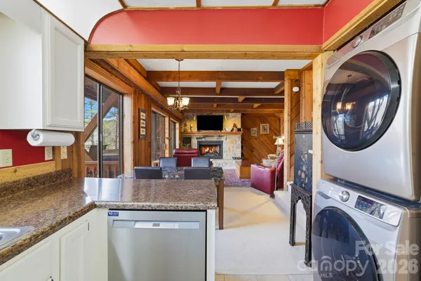 $495,000 | 221 Toxaway Falls Dr Lake, Unit 1, Lake Toxaway, NC 28747