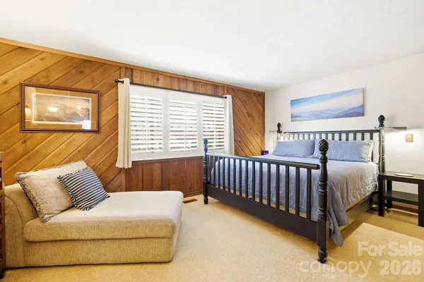 $495,000 | 221 Toxaway Falls Dr Lake, Unit 1, Lake Toxaway, NC 28747