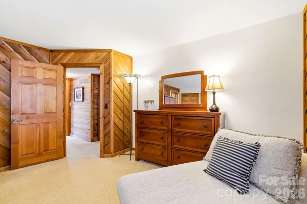 $495,000 | 221 Toxaway Falls Dr Lake, Unit 1, Lake Toxaway, NC 28747