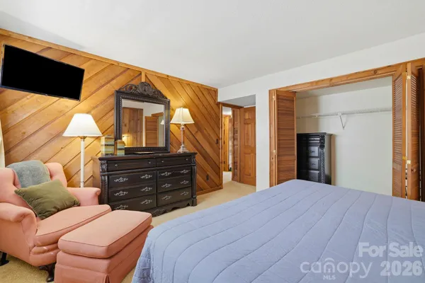 $495,000 | 221 Toxaway Falls Dr Lake, Unit 1, Lake Toxaway, NC 28747