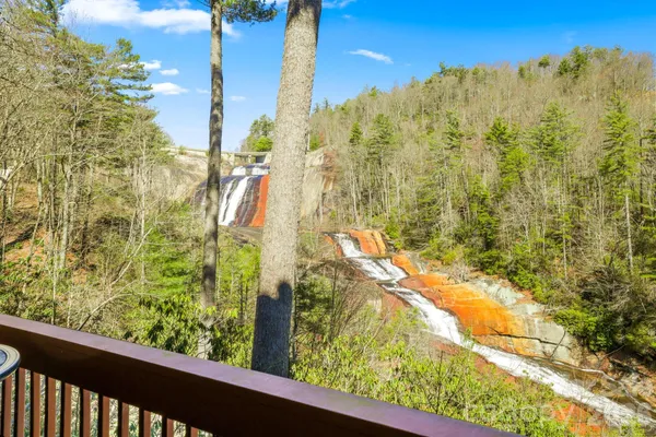 $495,000 | 221 Toxaway Falls Dr Lake, Unit 1, Lake Toxaway, NC 28747