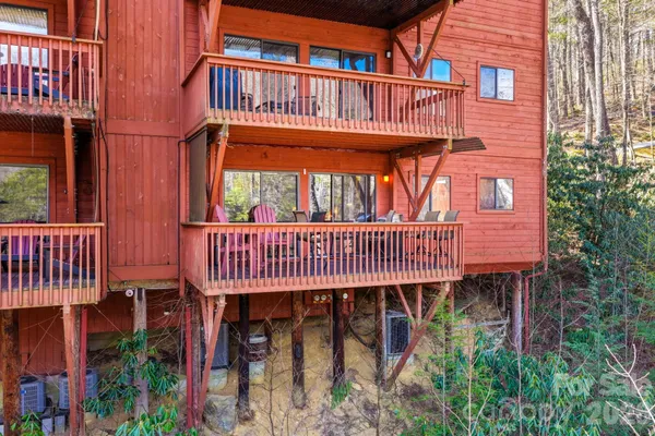 $495,000 | 221 Toxaway Falls Dr Lake, Unit 1, Lake Toxaway, NC 28747