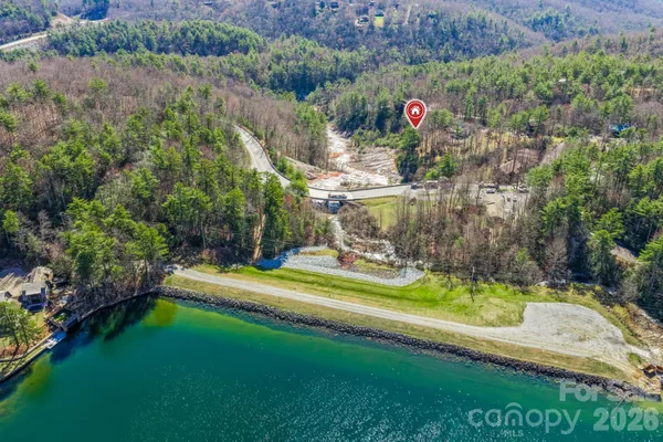 $495,000 | 221 Toxaway Falls Dr Lake, Unit 1, Lake Toxaway, NC 28747