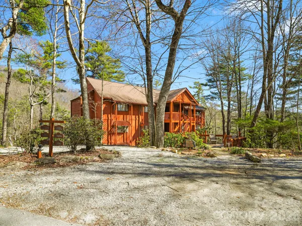 $495,000 | 221 Toxaway Falls Dr Lake, Unit 1, Lake Toxaway, NC 28747