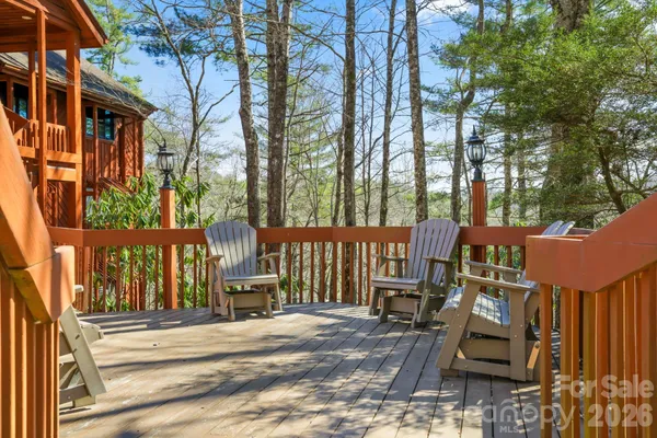 $495,000 | 221 Toxaway Falls Dr Lake, Unit 1, Lake Toxaway, NC 28747