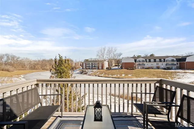 $265,000 | 2042 Kentmore Lane, Chesterfield, MO 63017