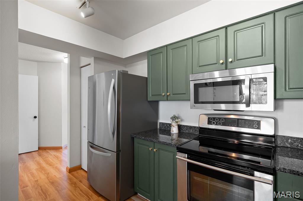 2042 Kentmore Lane Chesterfield, MO 63017 - Photo 14 of 38