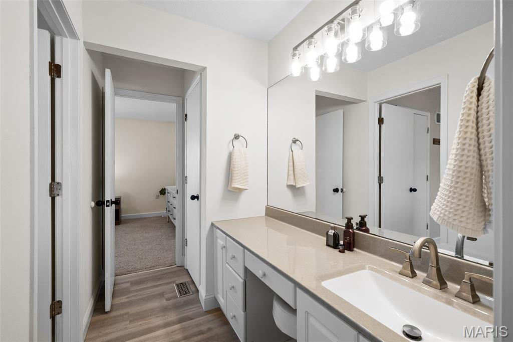 2042 Kentmore Lane Chesterfield, MO 63017 - Photo 24 of 38