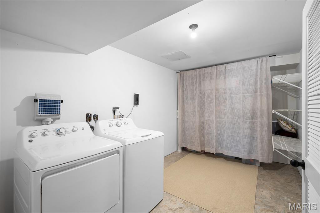 2042 Kentmore Lane Chesterfield, MO 63017 - Photo 32 of 38