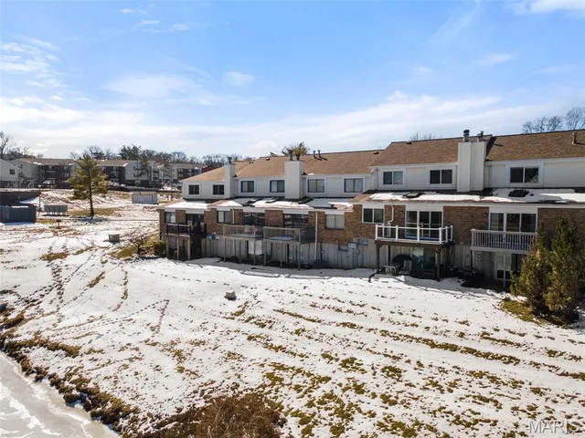 $265,000 | 2042 Kentmore Lane, Chesterfield, MO 63017