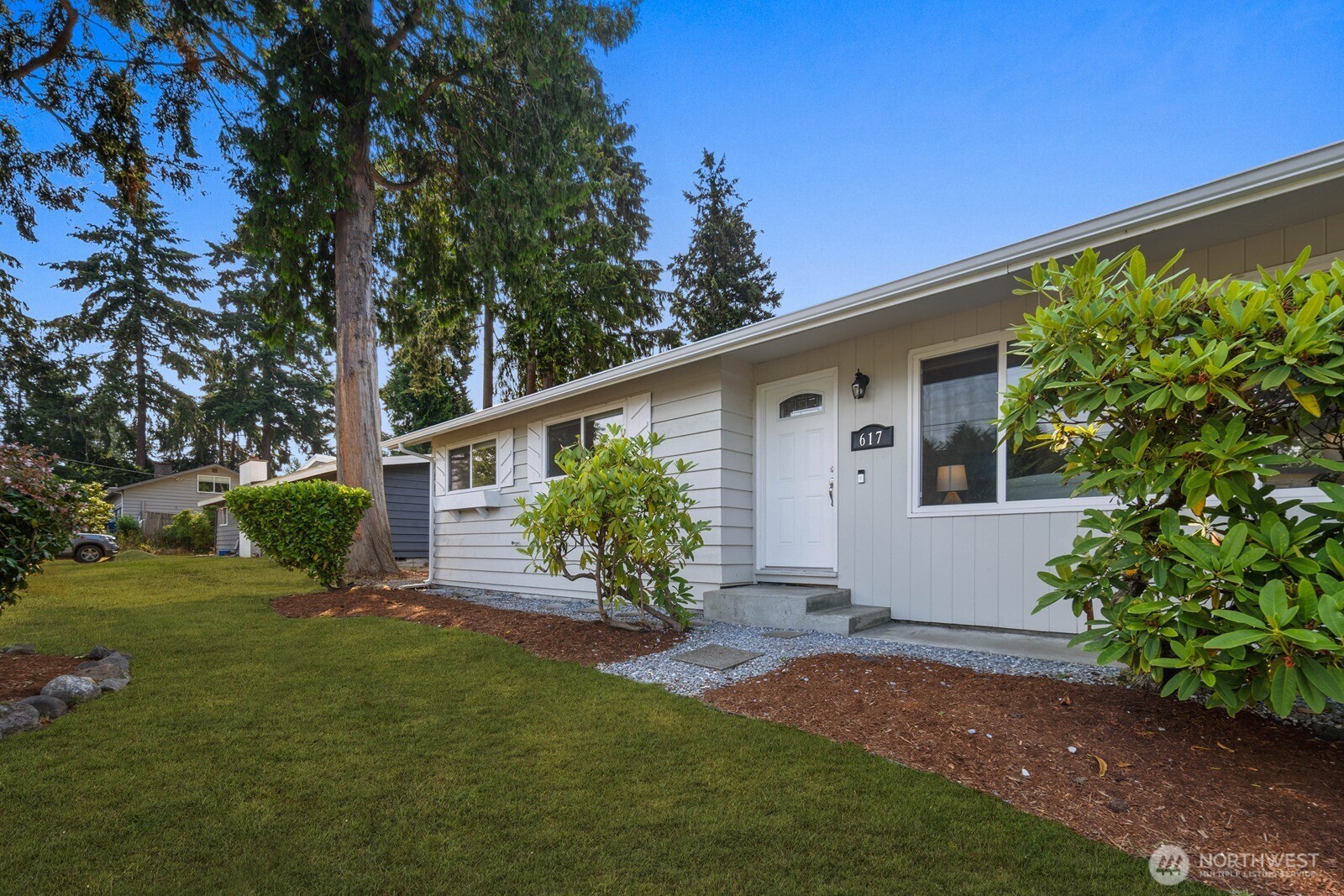 617 Southwest 299th Street Federal Way, WA 98023 - Photo 3 of 32 Gallery Image 3