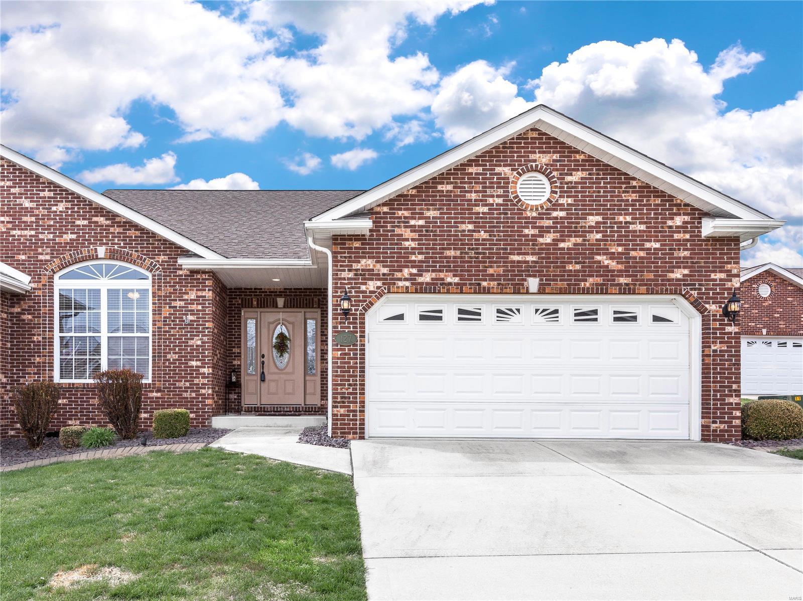 127 Briar Ridge Maryville, IL 62062 - Photo 1 of 44 Gallery Image 1