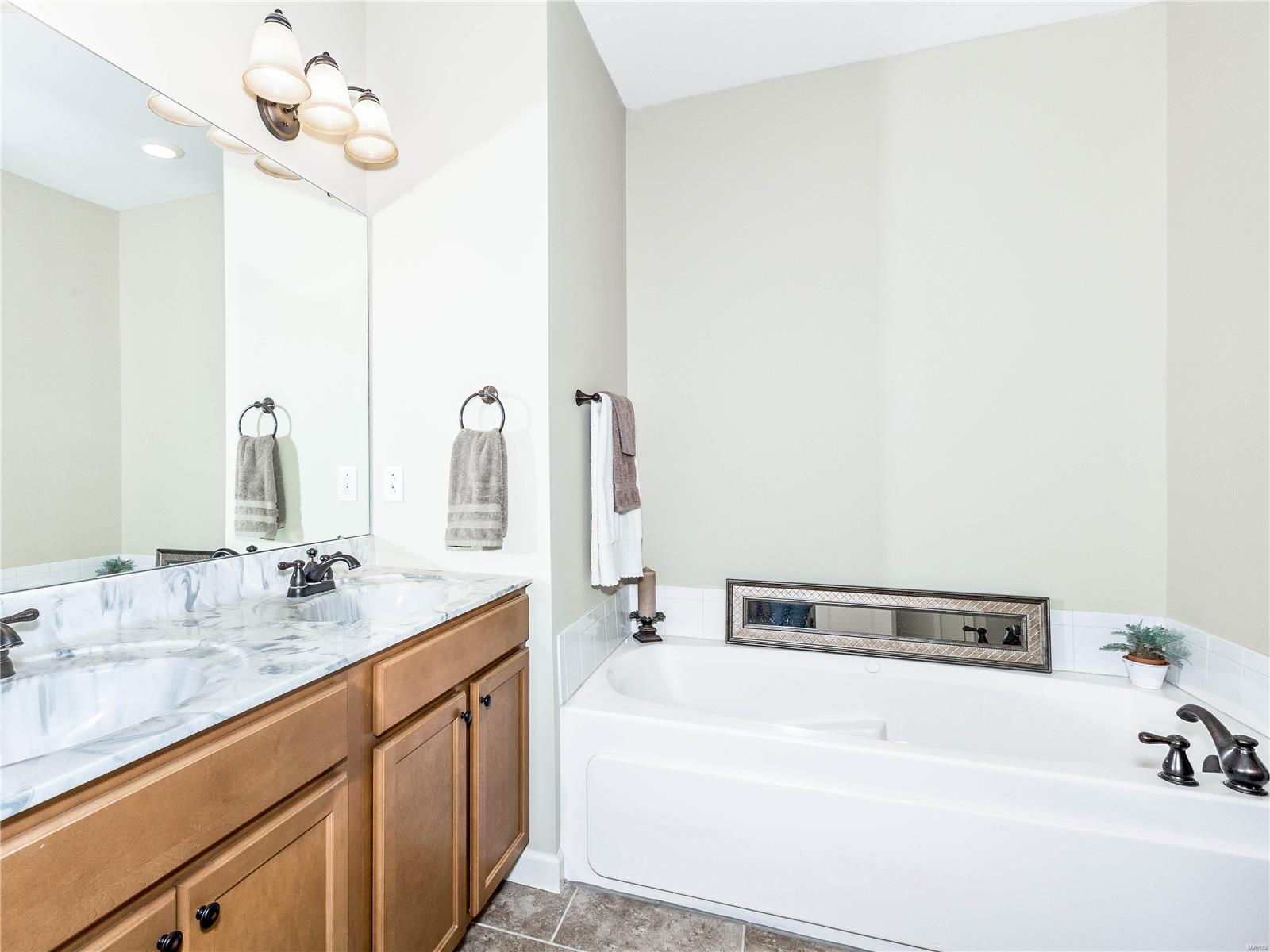 127 Briar Ridge Maryville, IL 62062 - Photo 21 of 44 Gallery Image 21