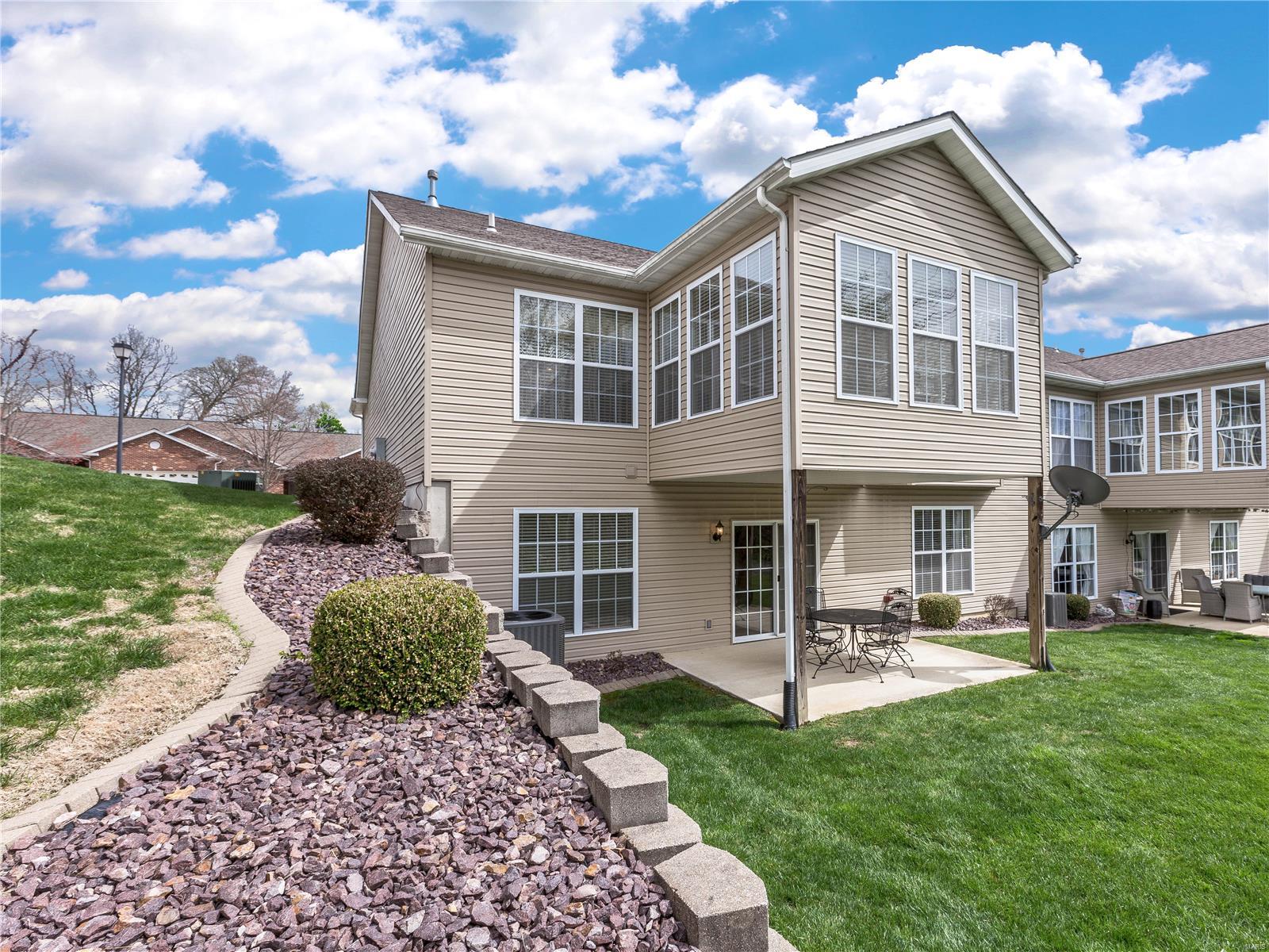 127 Briar Ridge Maryville, IL 62062 - Photo 3 of 44 Gallery Image 3