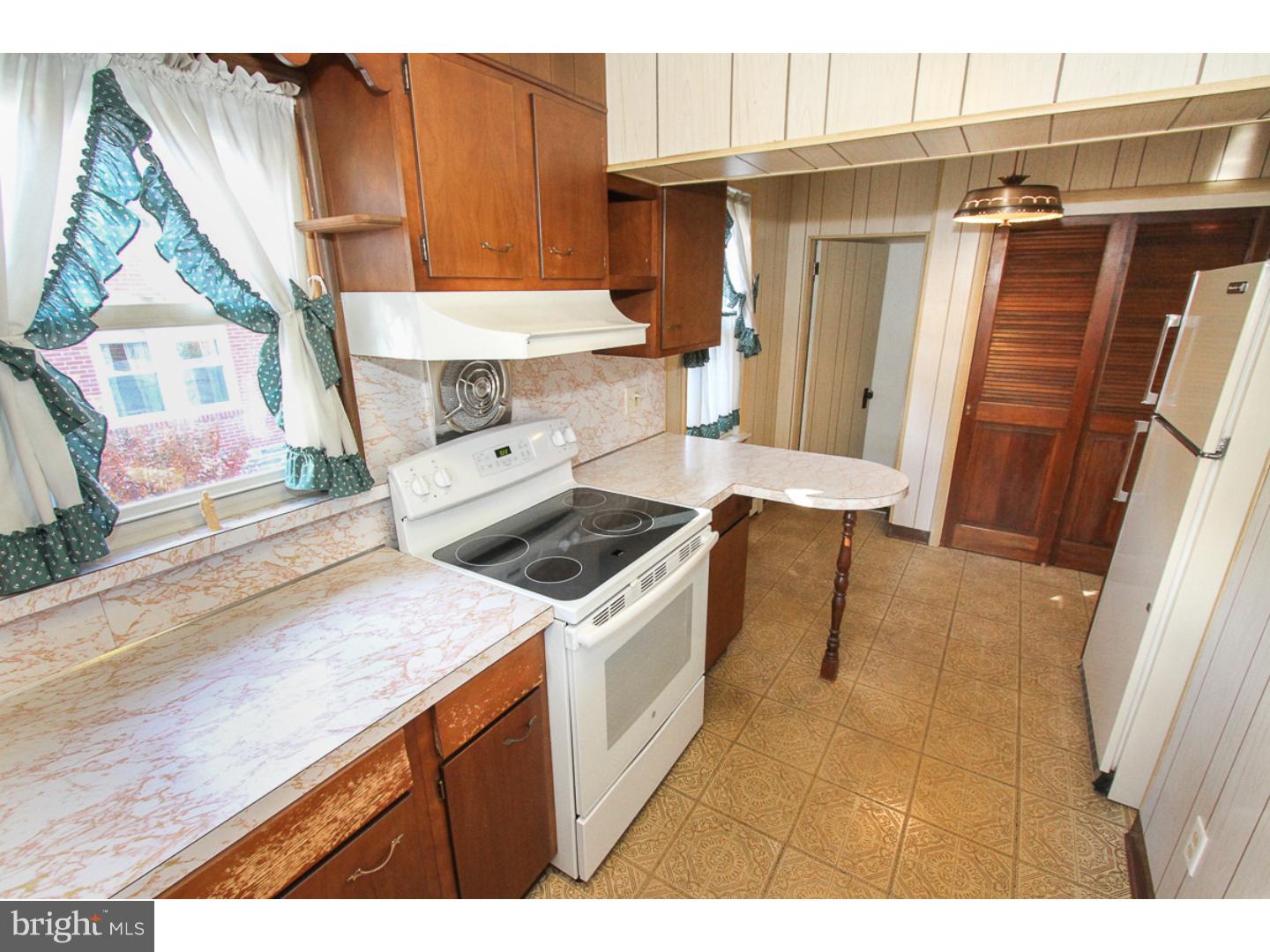 153 South Roland Street Pottstown, PA 19464 - Photo 2 of 25 Gallery Image 2