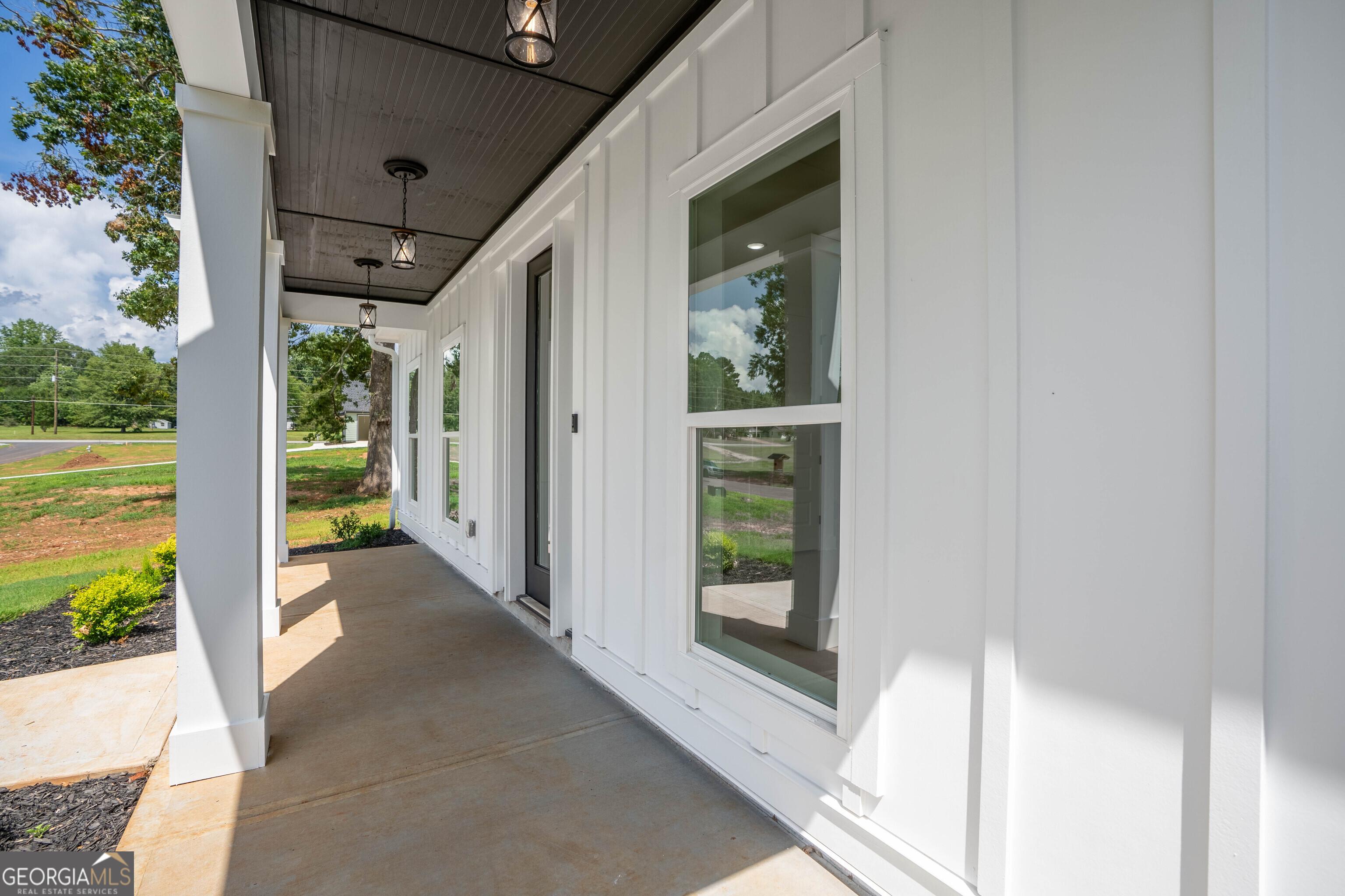 135 Oak Terrace Drive Clarkesville, GA 30523 - Photo 3 of 53