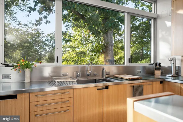 $2,799,000 | 2533 North Ridgeview Road, Arlington, VA 22207