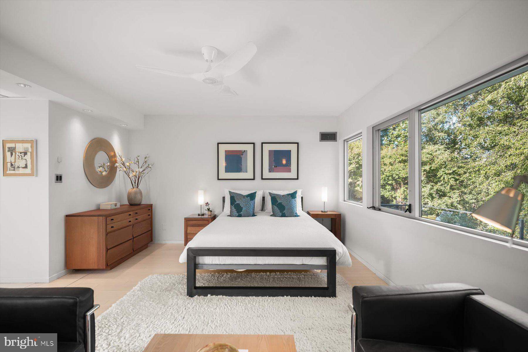 2533 North Ridgeview Road Arlington, VA 22207 - Photo 32 of 93 Inviting Primary Suite.