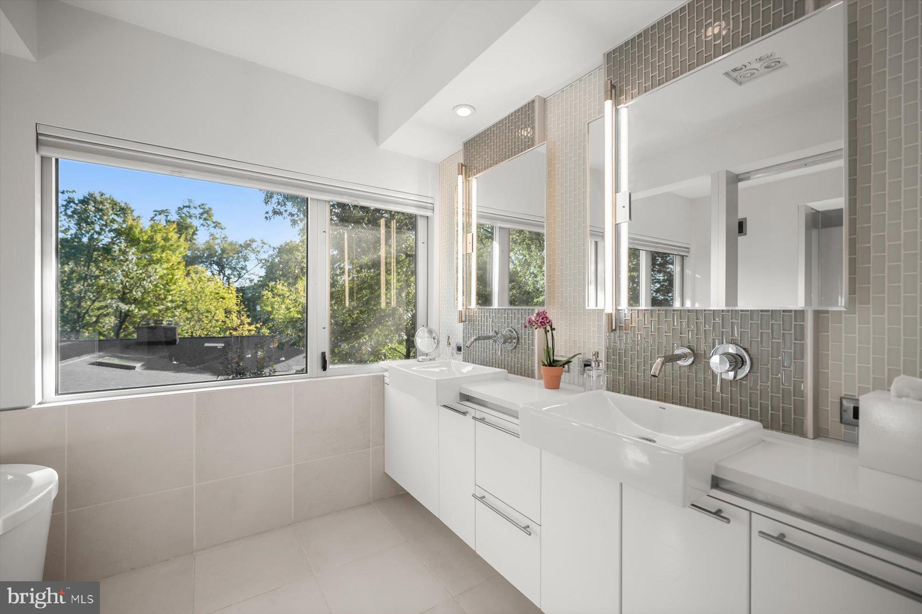 2533 North Ridgeview Road Arlington, VA 22207 - Photo 36 of 93 Double vanities and storage.