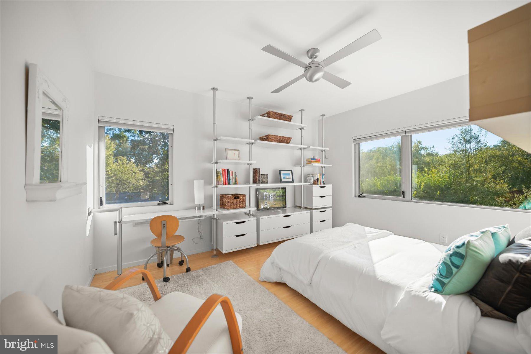 2533 North Ridgeview Road Arlington, VA 22207 - Photo 39 of 93 Bedroom 2 with built-in storage and desk.