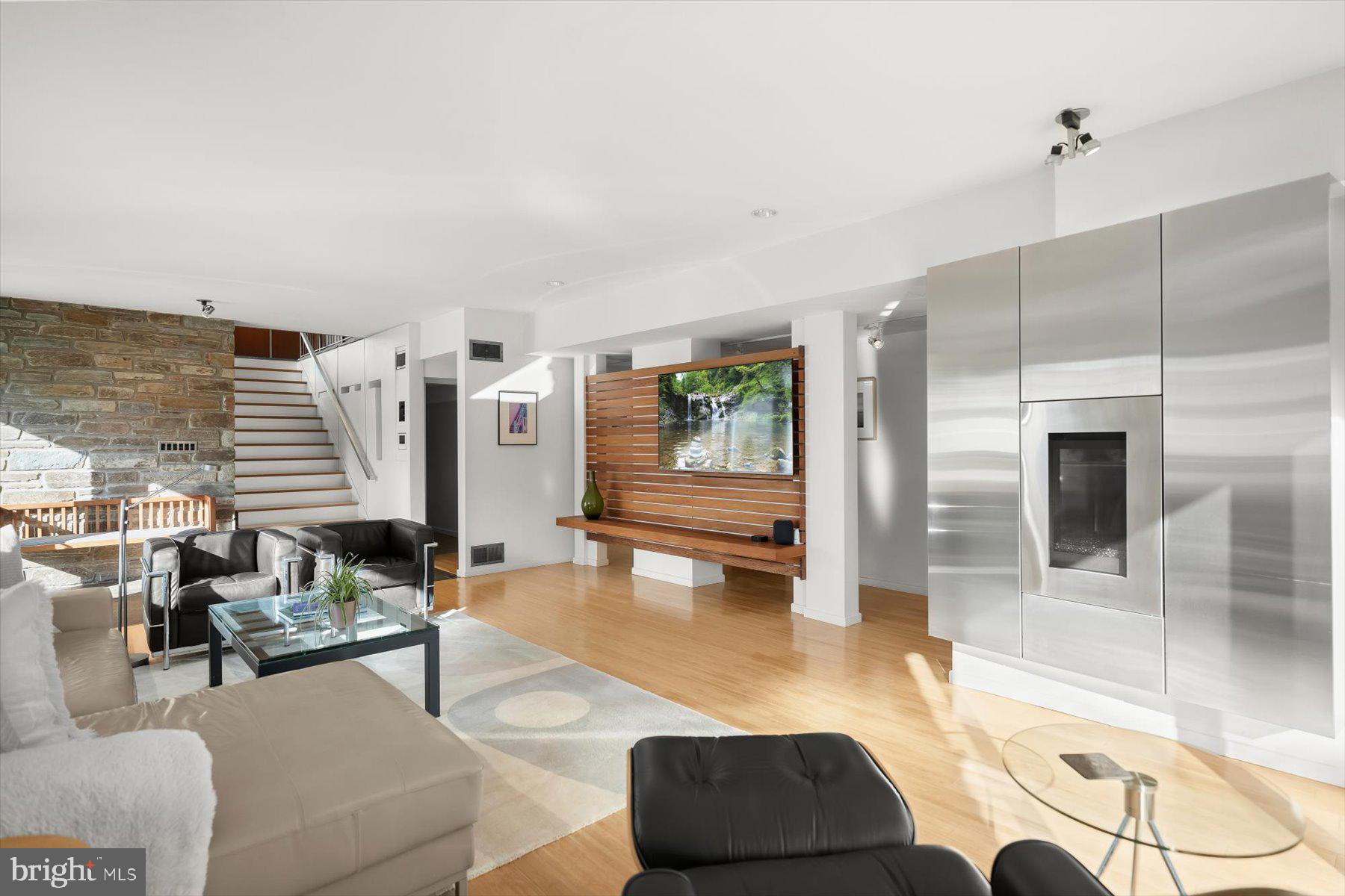 2533 North Ridgeview Road Arlington, VA 22207 - Photo 48 of 93 Garden level family room with gas fireplace
