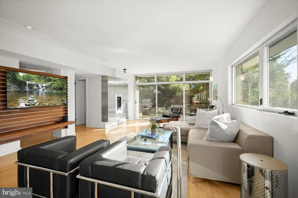 $2,799,000 | 2533 North Ridgeview Road, Arlington, VA 22207