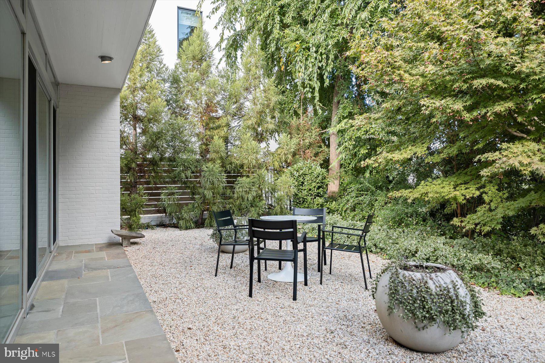 2533 North Ridgeview Road Arlington, VA 22207 - Photo 66 of 93 Backyard private pea gravel patio