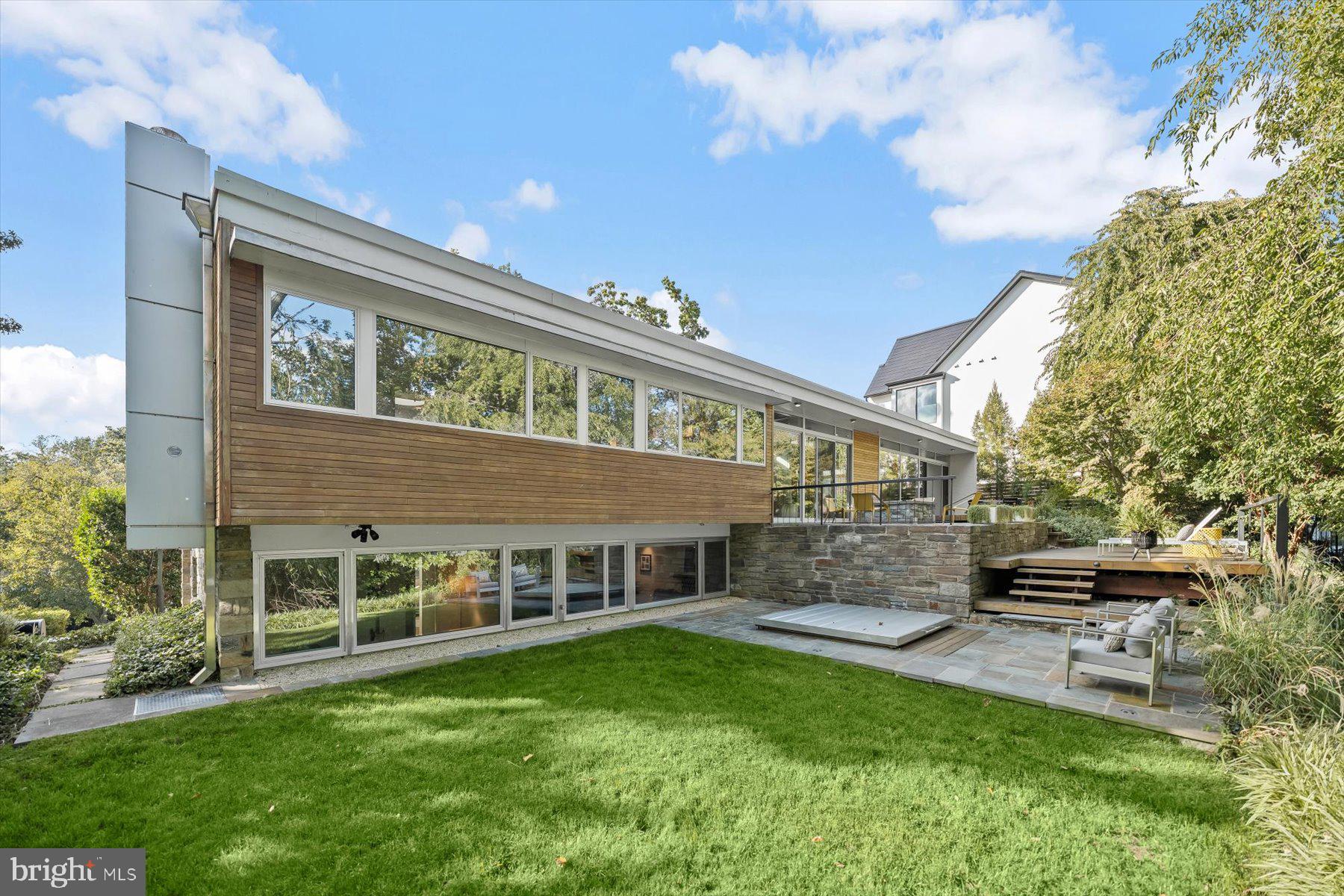 2533 North Ridgeview Road Arlington, VA 22207 - Photo 85 of 93 Back view of home.