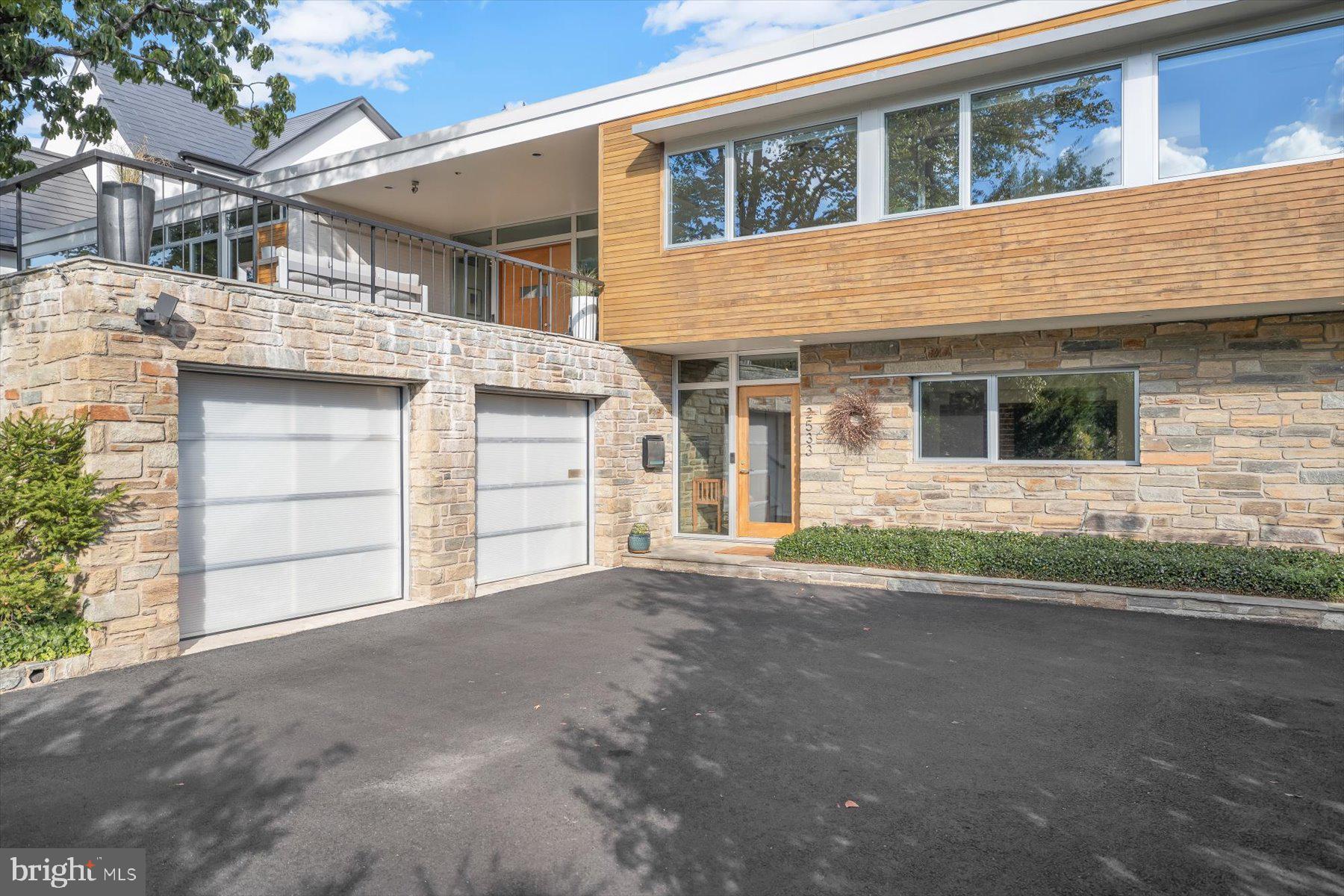 2533 North Ridgeview Road Arlington, VA 22207 - Photo 86 of 93 Large driveway with two bay garage and B-ball hoop