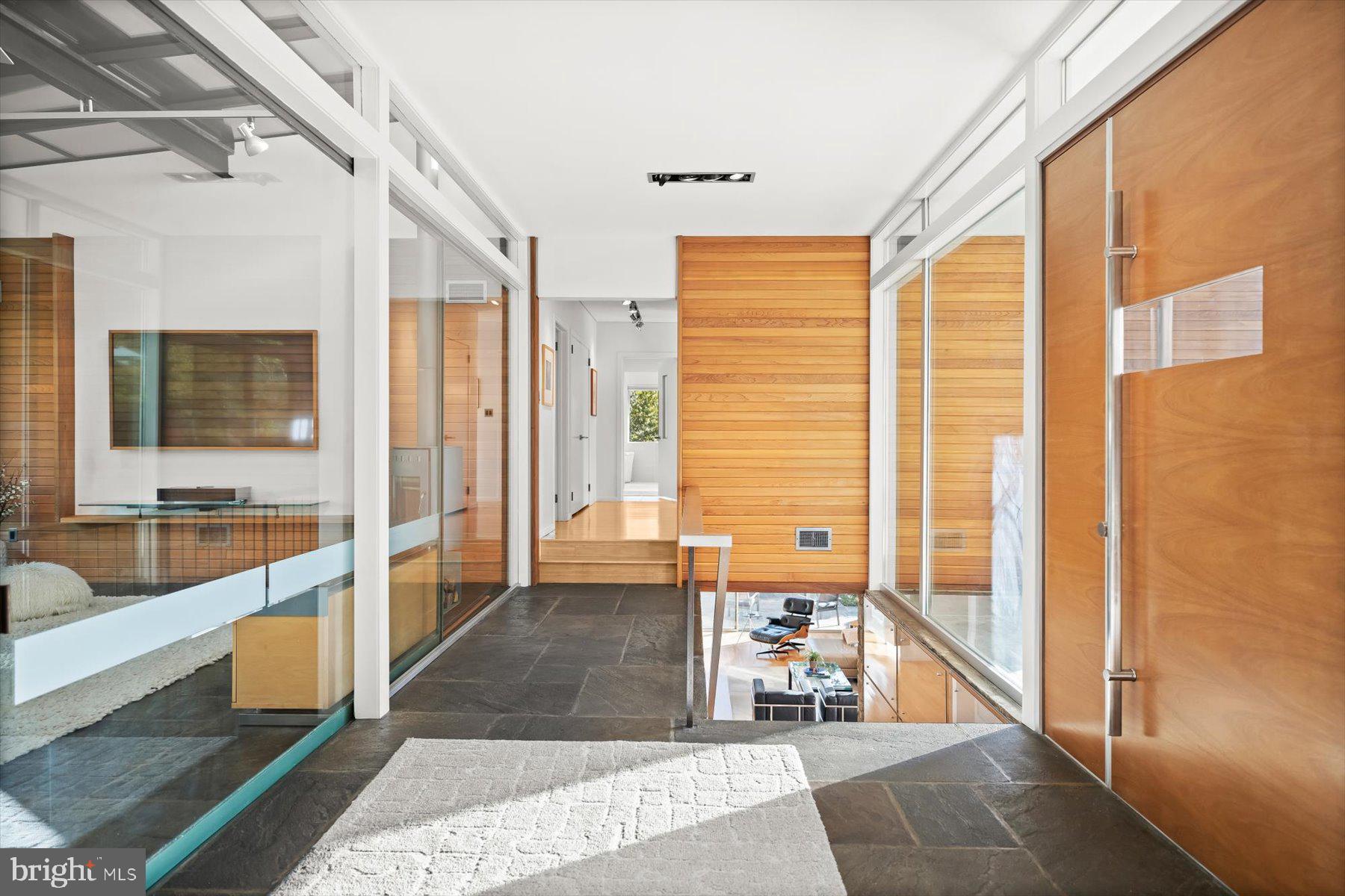 2533 North Ridgeview Road Arlington, VA 22207 - Photo 9 of 93 Foyer flanked by all glass