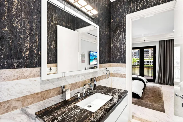 $29,995,000 | 498 N Parkway, Golden Beach, FL 33160