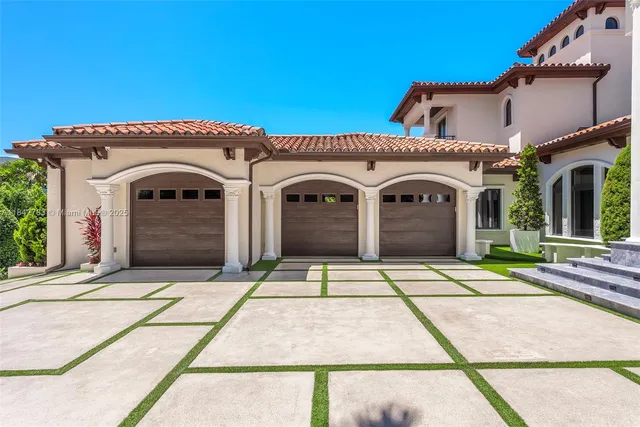 $29,995,000 | 498 N Parkway, Golden Beach, FL 33160