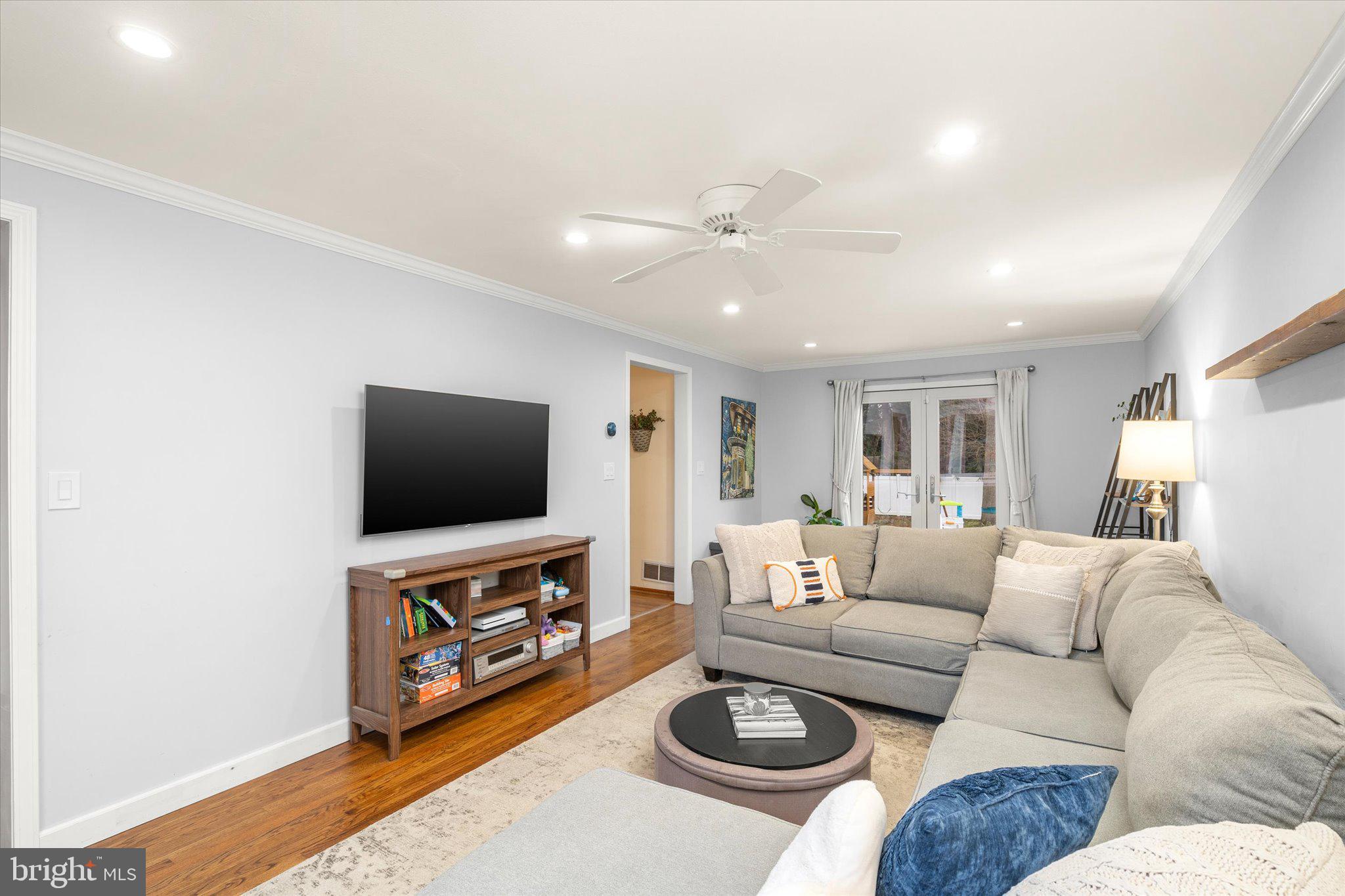 23 Yorkshire Road Hamilton, NJ 08610 - Photo 8 of 26 Gallery Image 8