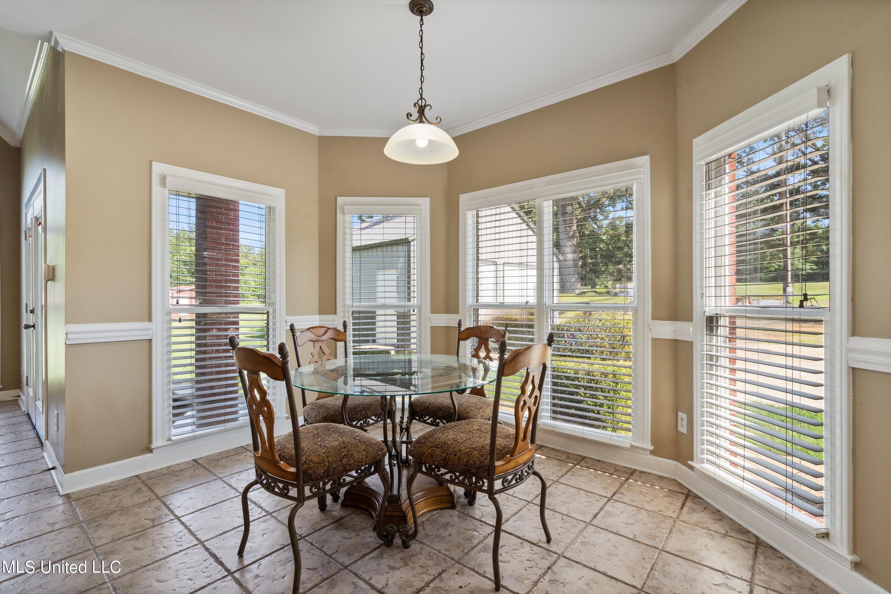 42 Tara Road Holly Springs, MS 38635 - Photo 15 of 47 15-Breakfast Area