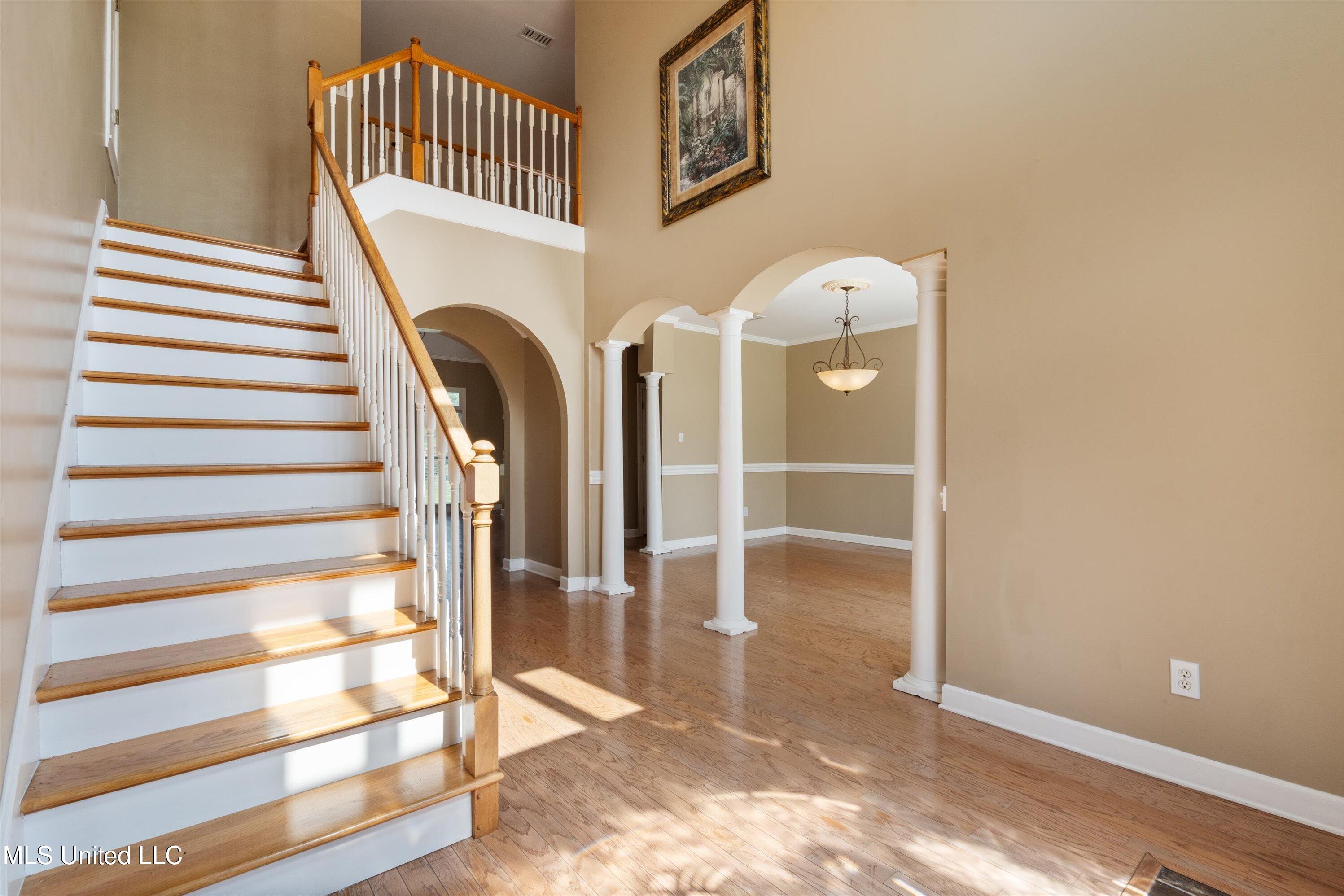 42 Tara Road Holly Springs, MS 38635 - Photo 21 of 47 21-Stairs
