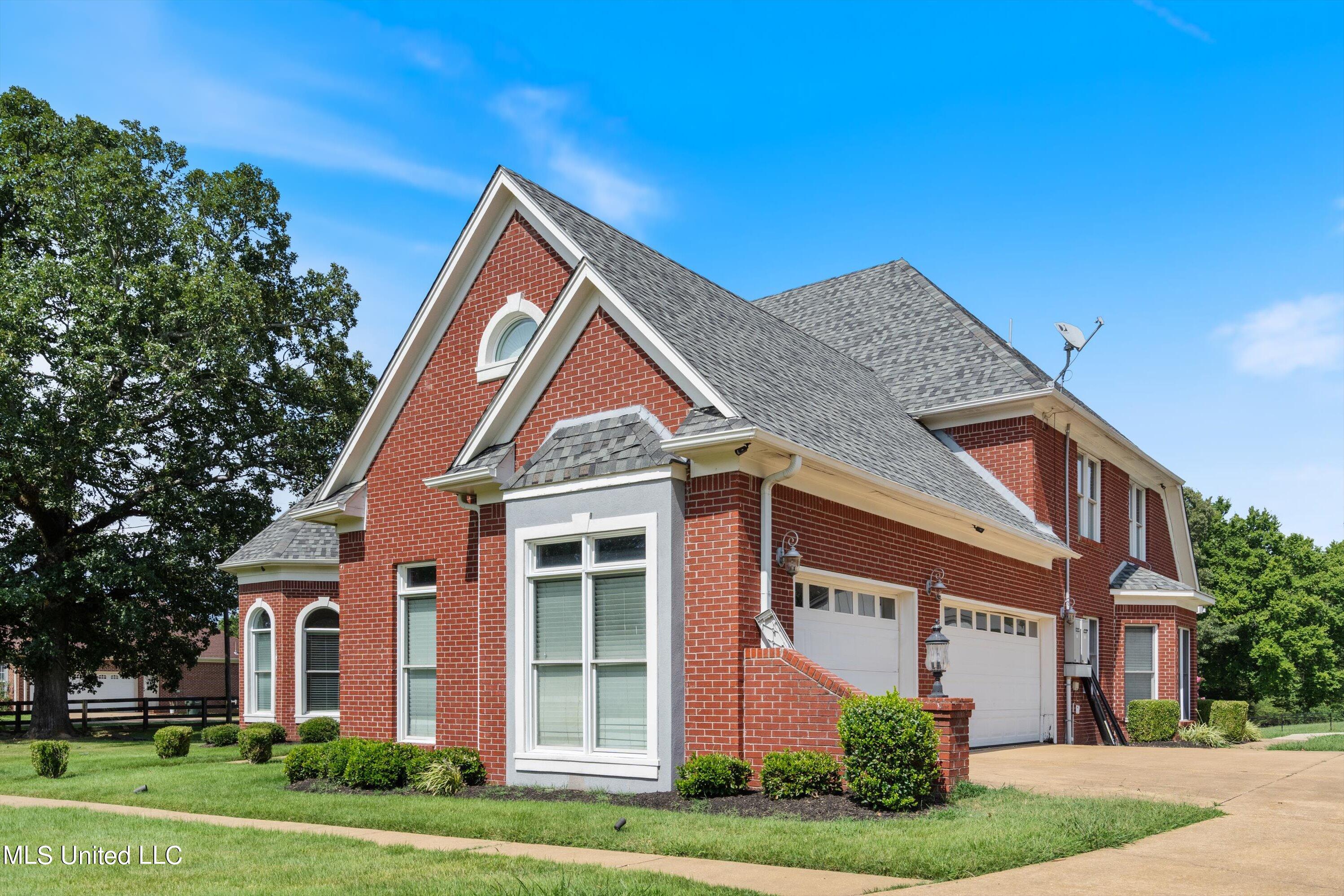 42 Tara Road Holly Springs, MS 38635 - Photo 3 of 47 03-Front Exterior