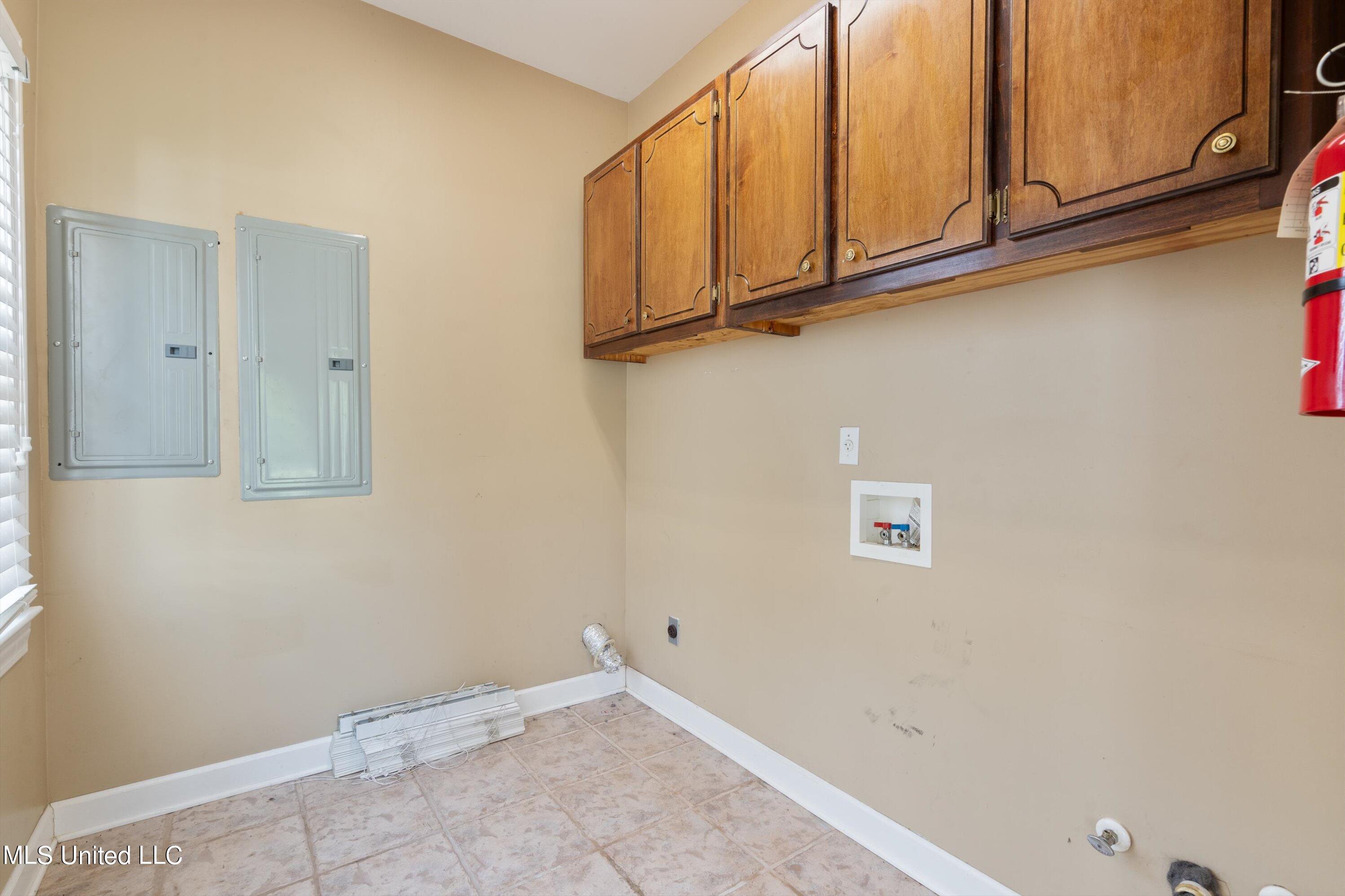42 Tara Road Holly Springs, MS 38635 - Photo 33 of 47 33-Laundry Room