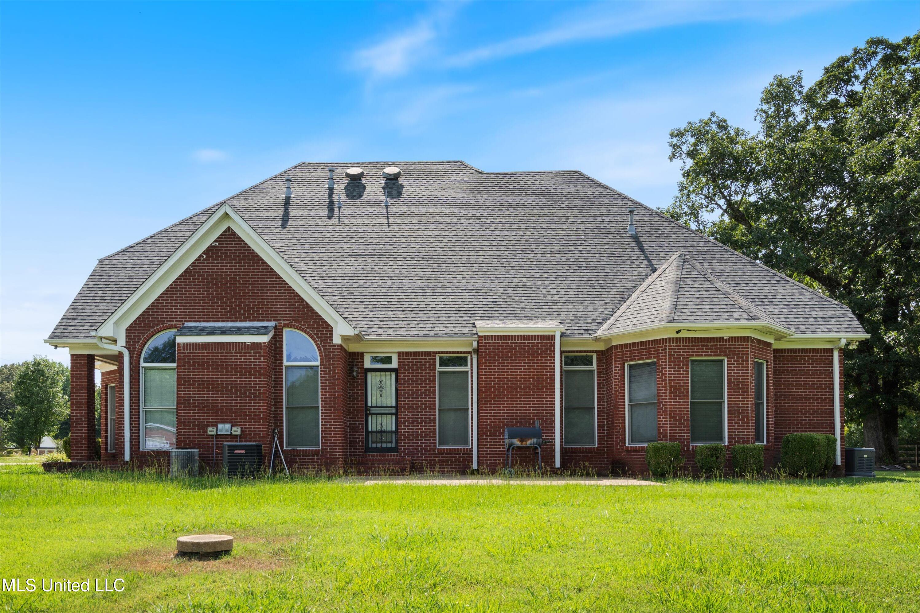 42 Tara Road Holly Springs, MS 38635 - Photo 34 of 47 34-Rear Elevation