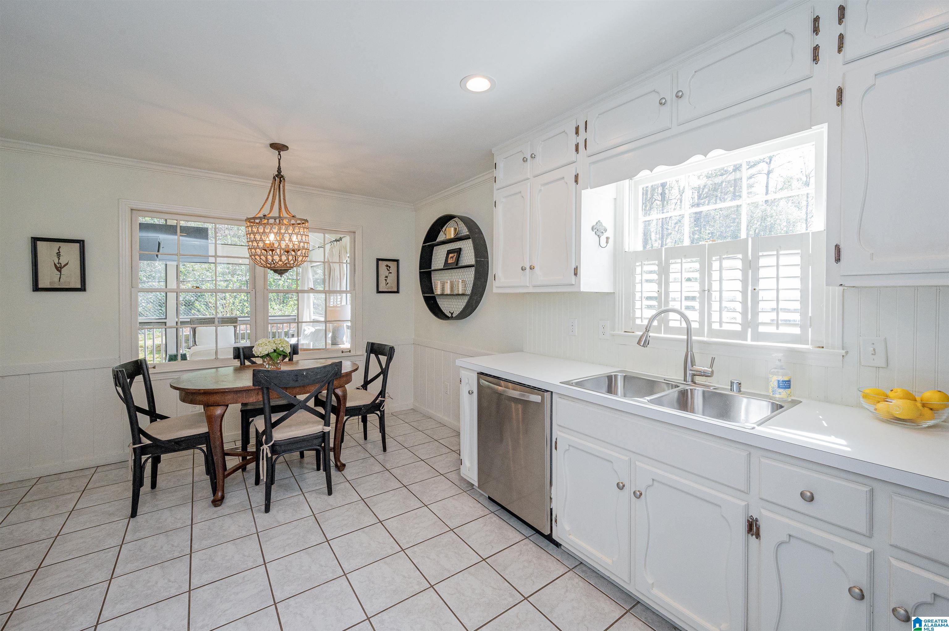 4161 Winston Way Birmingham, AL 35213 - Photo 12 of 48