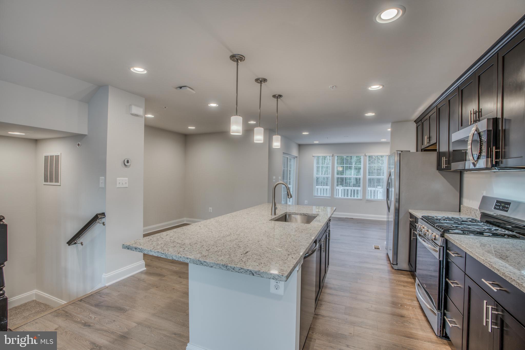 9813 Ravenhurst Road Middle River, MD 21220 - Photo 5 of 56