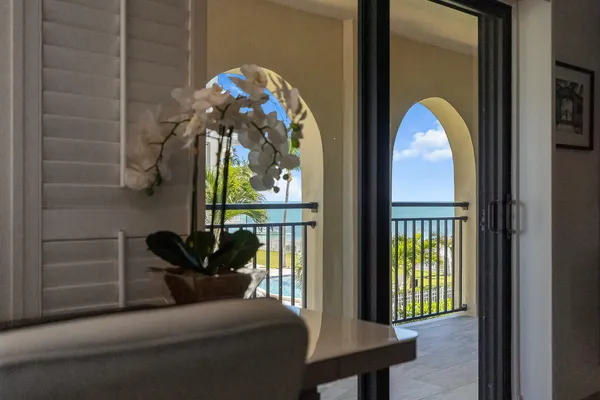 $799,999 | 1001 West Ocean Drive, Unit 1201, Key Colony Beach, FL 33051