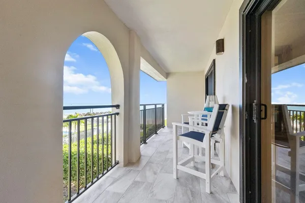 $799,999 | 1001 West Ocean Drive, Unit 1201, Key Colony Beach, FL 33051