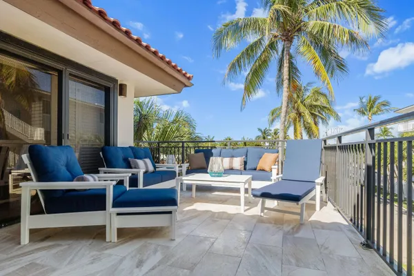 $799,999 | 1001 West Ocean Drive, Unit 1201, Key Colony Beach, FL 33051
