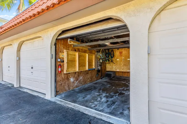 $799,999 | 1001 West Ocean Drive, Unit 1201, Key Colony Beach, FL 33051